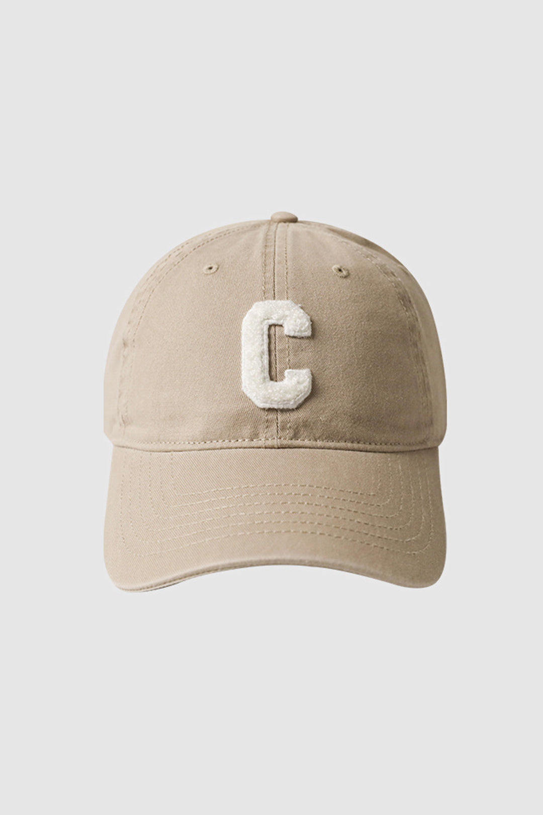 Casquette de baseball avec broderie C