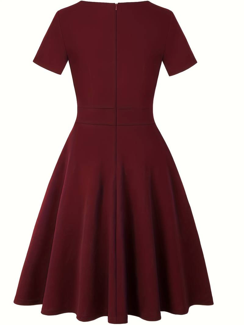 Robe Bleue à Dentelle Contrastante et Taille Cintrée