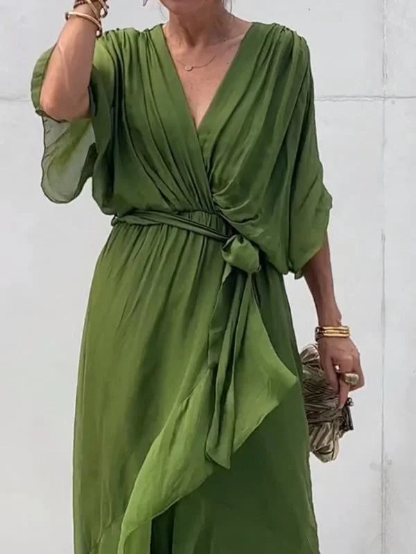 Robe d'été en chiffon vert pour femmes" could be rewritten as "Robe estivale en chiffon vert pour femmes.