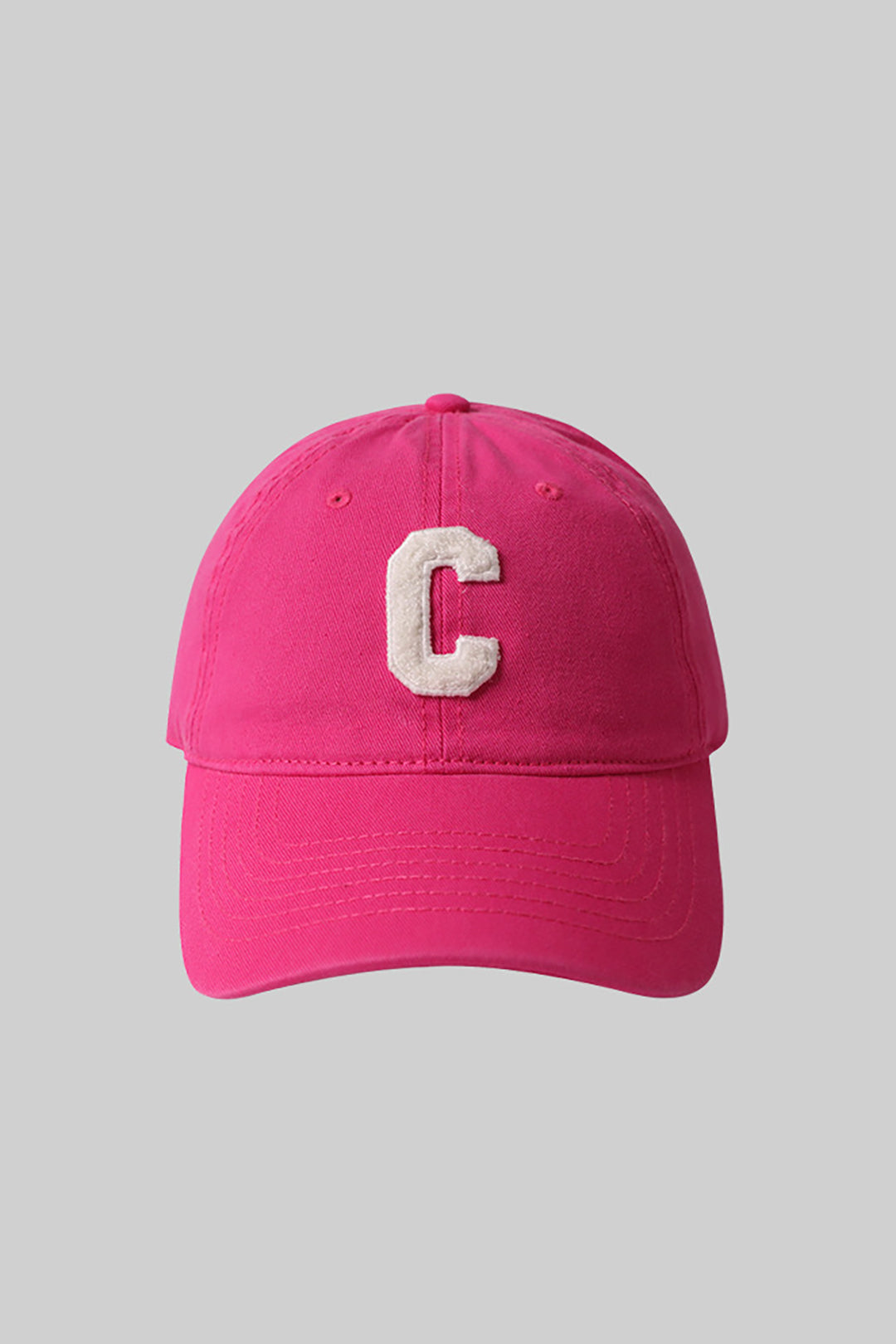 Casquette de baseball avec broderie C