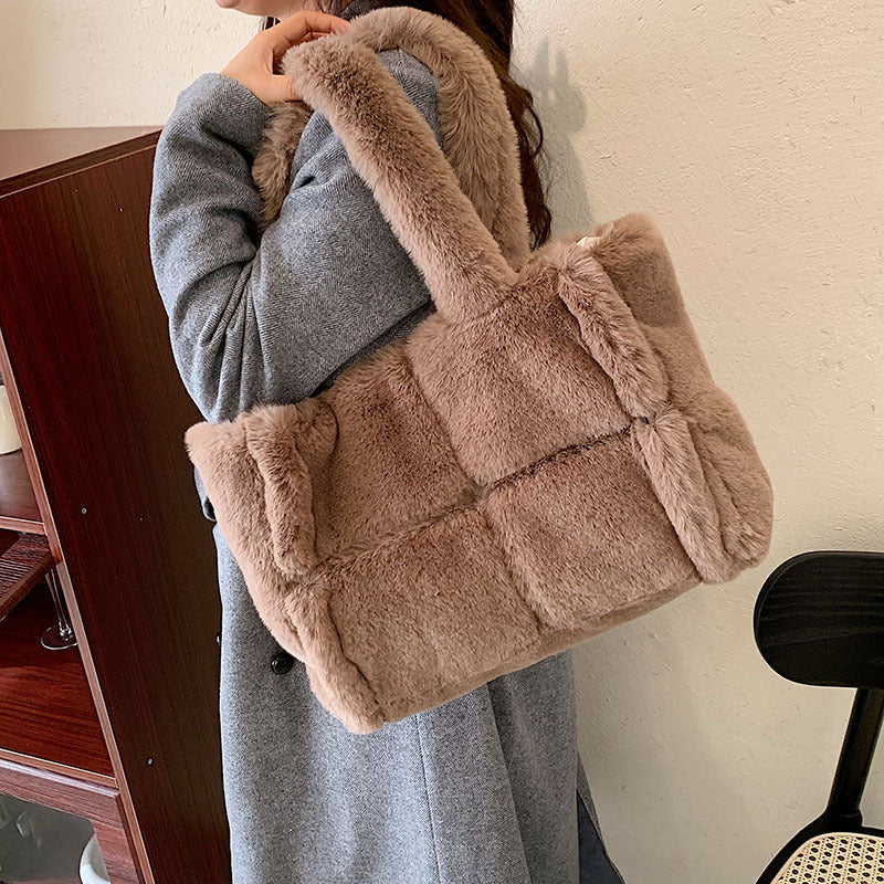 Sac à main en peluche Dante | Élégant accessoire d'hiver pour femmes