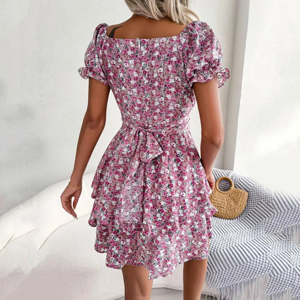 Robe Florale à Décolleté Carré et Manches Bouffantes
