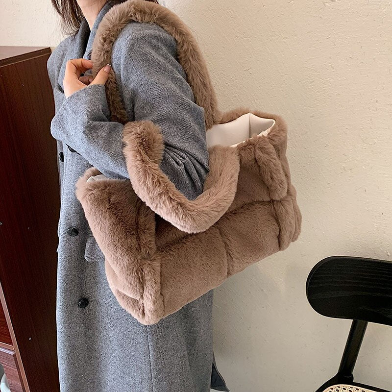 Sac à main en peluche Dante | Élégant accessoire d'hiver pour femmes