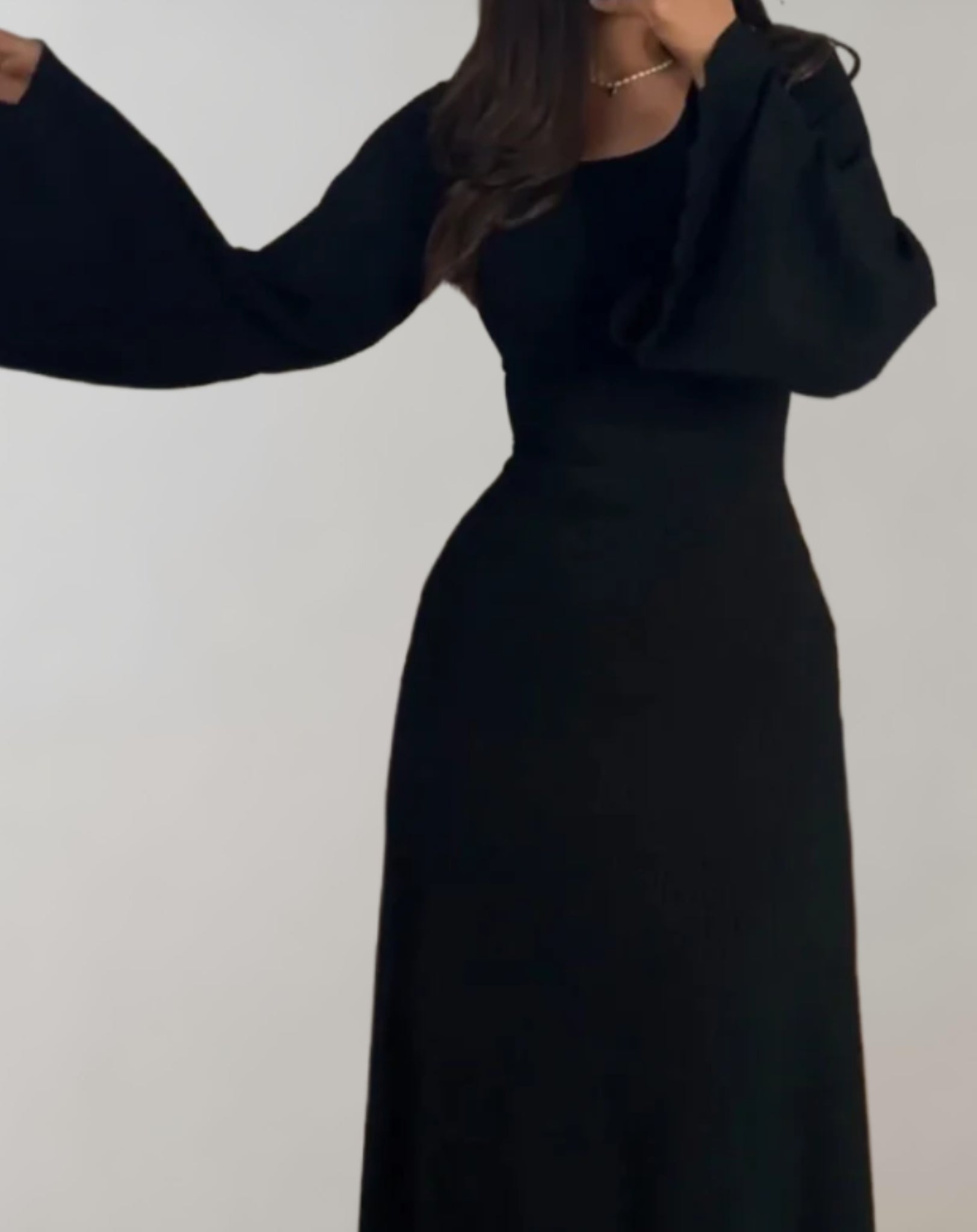 Robe ajustée à manches longues et encolure ronde | Noemie