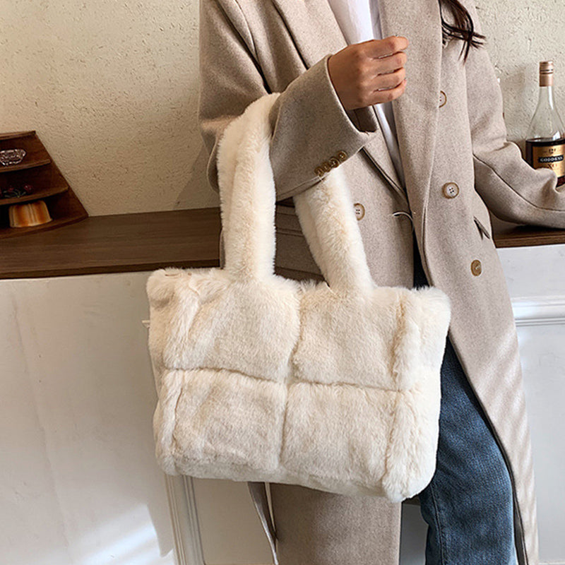 Sac à main en peluche Dante | Élégant accessoire d'hiver pour femmes