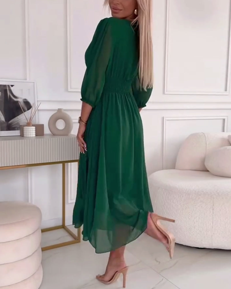 Robe unie avec décolleté en cœur