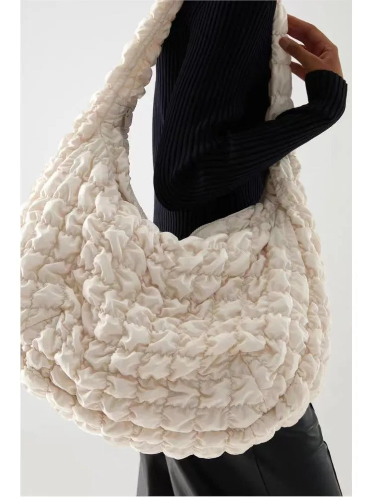 Sac Bandoulière en Duvet – L'Accessoire de Voyage Parfait !